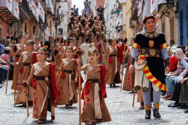 Alcoy 2024 'te Moors ve Hristiyanların geçit töreni