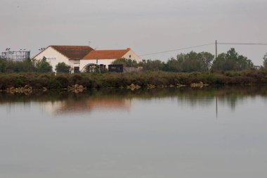 Santa Pola tuz düzlüklerinin manzarası, bedava tuz müzesi, İspanya