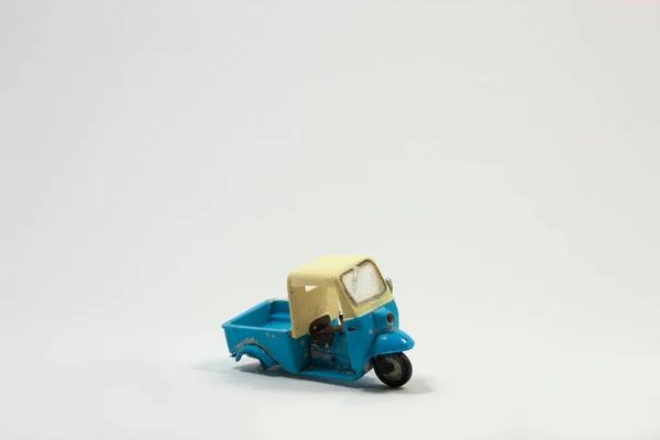 Trehjuling Leksak Värdelös Vit Bakgrund — Stockfoto