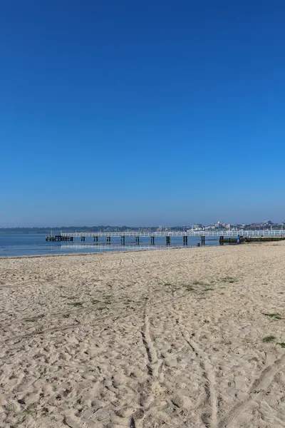 Geelong 'da deniz manzaralı bir sahil.