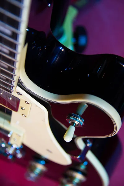 Guitarra Eléctrica Negra Sólida Les Paul Estilo Con Pastillas Humbucker — Foto de Stock