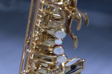 Alto saksafon. Yakın çekim.