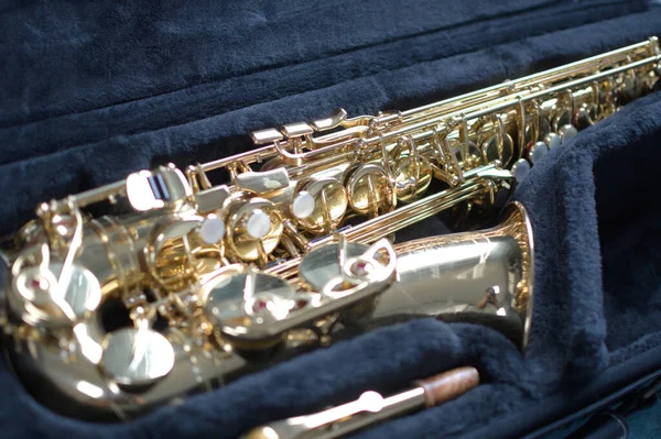 Alto saksafon. Yakın çekim.