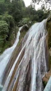 Beauty Kempty suyu Mussoorie 'ye düştü