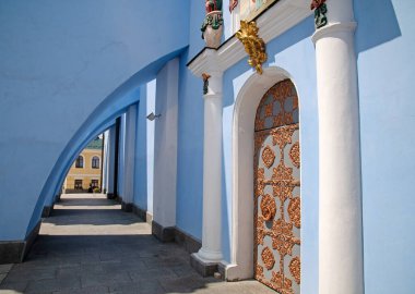 St. Michael 's Altın Kubbe Manastırı. Lüks kilise kompleksi. Tapınak parçaları. Kyiv, Ukrayna