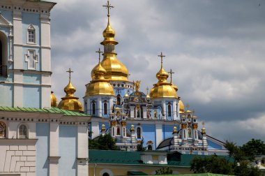 St. Michael 's Altın Kubbe Manastırı. Lüks kilise kompleksi. Kyiv, Ukrayna