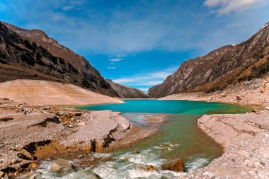 Paso Portachuelo 'nun panoramik bakış açısı Llanganuco, Huaraz Peru