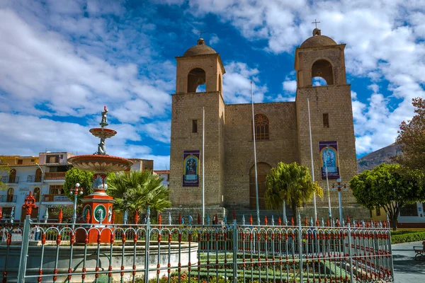 Октября 2012 Карас Перу Церковь Главной Площади Караса — стоковое фото