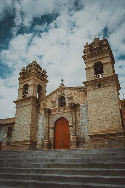 ペルーのAyacucho Vilcasuamanの教会San Juan Bautista 16世紀末に建てられました — ストック写真