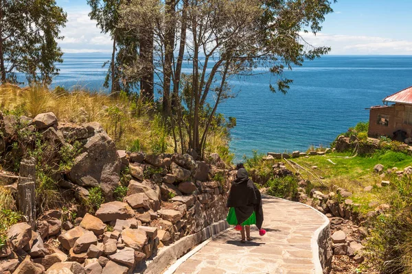 8 Mart 2017, Taquile Puno, Peru: Taquile Island halkı