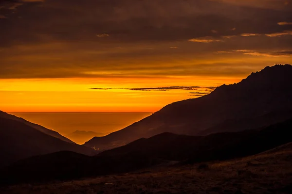 Krásný Oranžový Východ Slunce Horách — Stock fotografie
