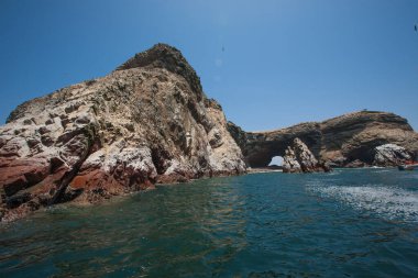 Ballestas Adaları, önemli deniz biyolojik çeşitliliği ve eko-turizm için macera sporları. Paracas Peru,