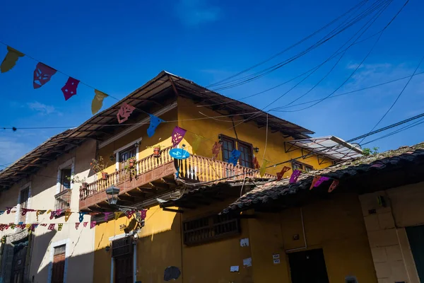 페루의 카하마르카 식민지 의집들이 거리의 아름다운 — 스톡 사진