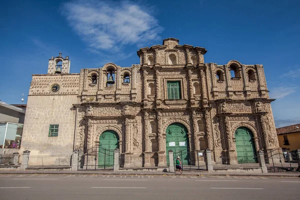 Cajamarca Peru Gyönyörű Kilátás Nyílik Utcára Gyarmati Házak — Stock Fotó