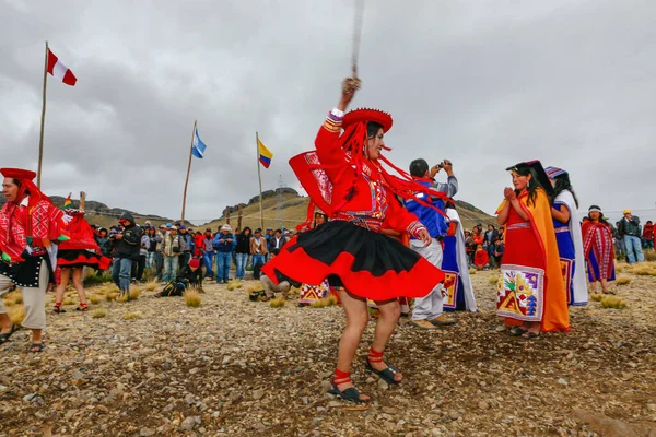 Национальный Костюм Фестиваля Перу — стоковое фото