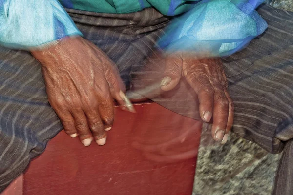 Hands Touching Cajon Cajn Musical Instrument Peruvian Origin Paracas Peru — ストック写真