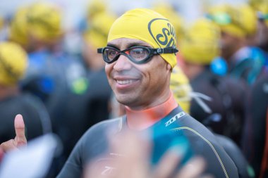 İRONMAN 'da yarışan sporcu 70.3 LIMA, PERU - 23 Nisan 2023 