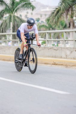 IRONMAN 70.3 LIMA, Atletizm yarışmacısı Peru - 23 Nisan 2023 
