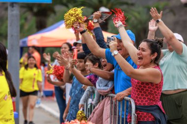 İRONMAN 'da yarışan sporcu 70.3 LIMA, PERU - 23 Nisan 2023 