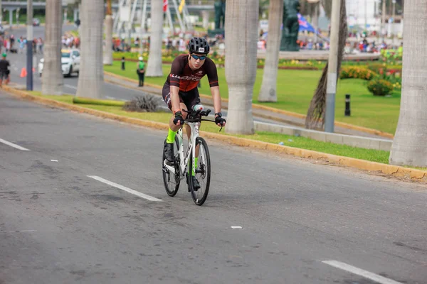 Idrottsman Tävlar Ironman Lima Peru April 2023 — Stockfoto