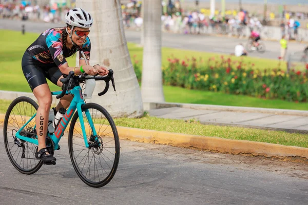Atleta Compitiendo Ironman Lima Perú Abril 2023 —  Fotos de Stock