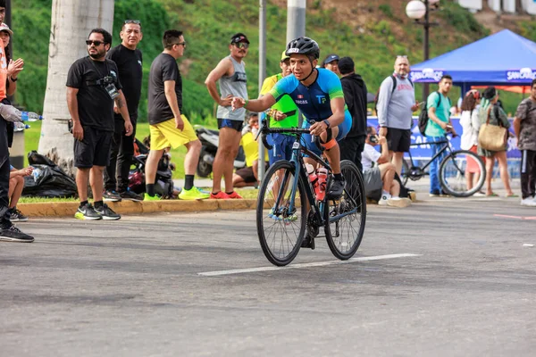 Ironman Lima Atletizm Yarışmacısı Peru Nisan 2023 — Stok fotoğraf