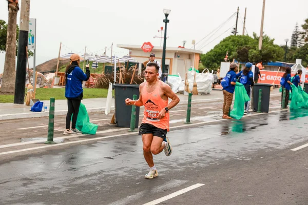Atleta Compitiendo Maratón Lima 42K 2023 —  Fotos de Stock