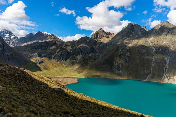 Όμορφα Τοπία Λιμνοθάλασσες Και Βουνά Της Huanza Περού — Φωτογραφία Αρχείου