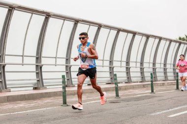 Lima, Peru - 21 Mayıs 2023: Lima Maratonu 42K 2023 'te koşan sporcular