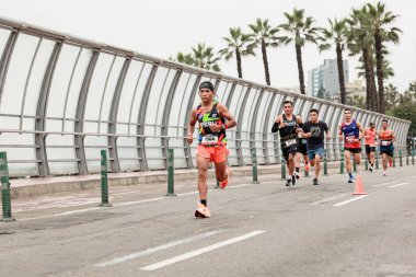 Lima, Peru - 21 Mayıs 2023: Lima Maratonu 42K 2023 'te koşan sporcular