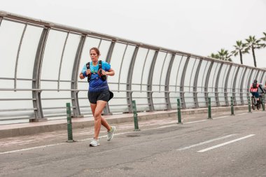 Lima, Peru - 21 Mayıs 2023: Lima Maratonu 42K 2023 'te koşan sporcular