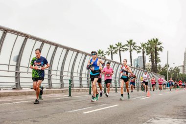 21 Mayıs 2023 'te Lima 42k maratonunda yarışan sporcu