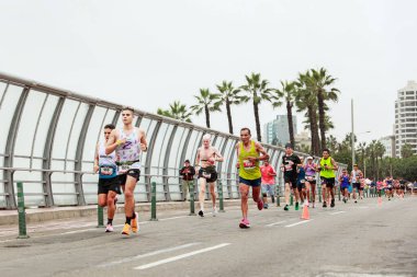 21 Mayıs 2023 'te Lima 42k maratonunda yarışan sporcu