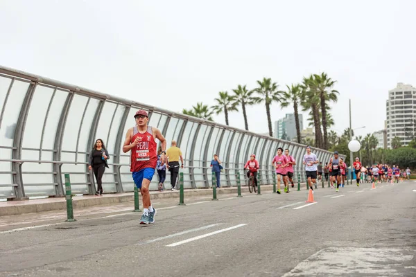 Atleta Compitiendo Maratón Lima 42K Mayo 2023 —  Fotos de Stock