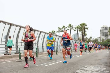 Lima 42k Maratonu. 21 Mayıs 2023 'te yarışan sporcu