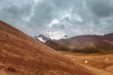 Ausangate, yedi renkli dağların güzel manzarası, Cusco Per
