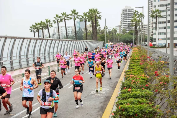 Lima, Peru - 21 Mayıs 2023: Lima Maratonu 42K 2023.