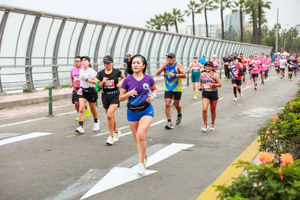 Lima, Peru - 21 Mayıs 2023: Lima Maratonu 42K 2023