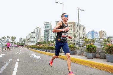 Lima, Peru - 21 Mayıs 2023: Sporcular Lima Maratonu 42K 