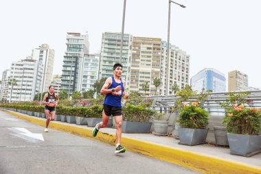 Lima, Peru - 21 Mayıs 2023: Sporcular Lima Maratonu 42K 