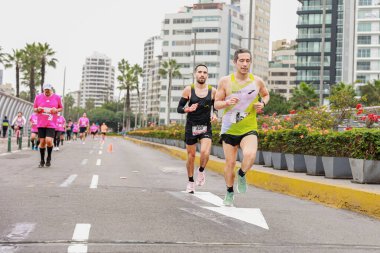 Lima, Peru - 21 Mayıs 2023: Sporcular Lima Maratonu 42K 