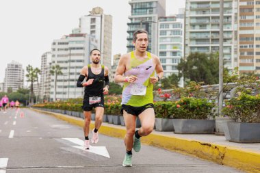 Lima, Peru - 21 Mayıs 2023: Sporcular Lima Maratonu 42K 