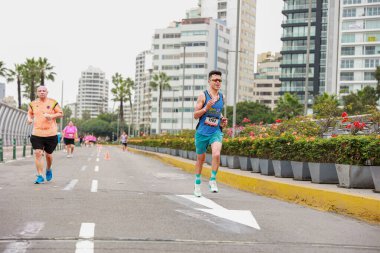 Lima, Peru - 21 Mayıs 2023: Sporcular Lima Maratonu 42K 