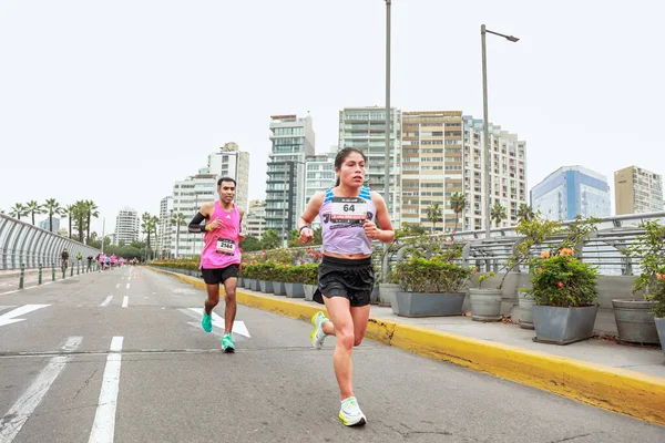 Lima Maratonu 42K 2023, Peru 'da koşan sporcular