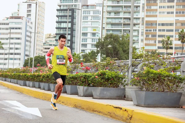 Αθλητές Διαγωνίζονται Στον Μαραθώνιο Λίμα 42K 2023 Τρέχει Στο Δρόμο — Φωτογραφία Αρχείου