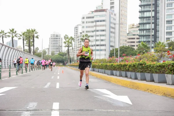 Lima, Peru - 21 Mayıs 2023: Lima Maratonu 42K 2023