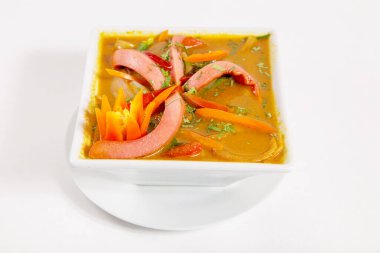 Tabakta baharatlı çorba