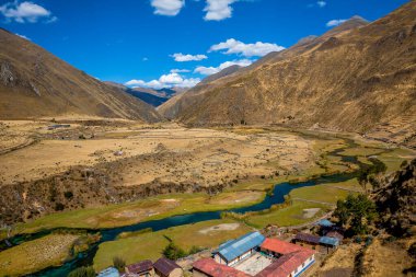 Huancaya, Lima Peru, dağlı güzel bir manzara.