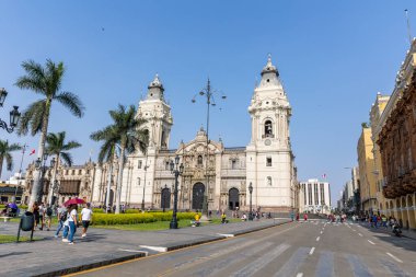 La Catedral Baslica de Lima esta ubicada en la Plaza Mayor de Lima, Peru