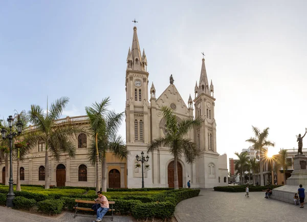 Lima, Peru 'daki Recoleta Plaza de Francia Kilisesi. Nisan 2023
